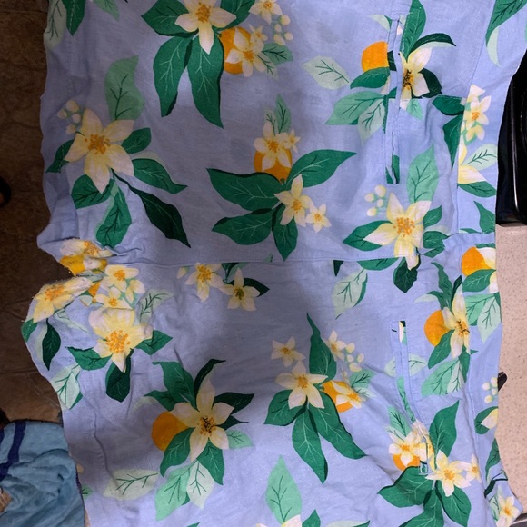 Shorts - Picture 3 of 3